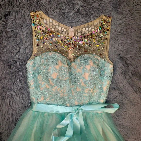 Envious Couture Prom Dress Sheer Beaded Bodice Tulle Skirt Aqua Formal Size 4